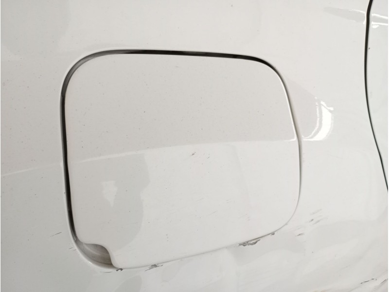 Recambio de tapa exterior combustible para dacia duster ambiance 4x2 referencia OEM IAM   