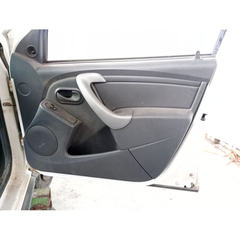 Recambio de guarnecido puerta delantera derecha para dacia duster ambiance 4x2 referencia OEM IAM   
