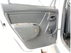 Recambio de guarnecido puerta trasera izquierda para dacia duster ambiance 4x2 referencia OEM IAM    2