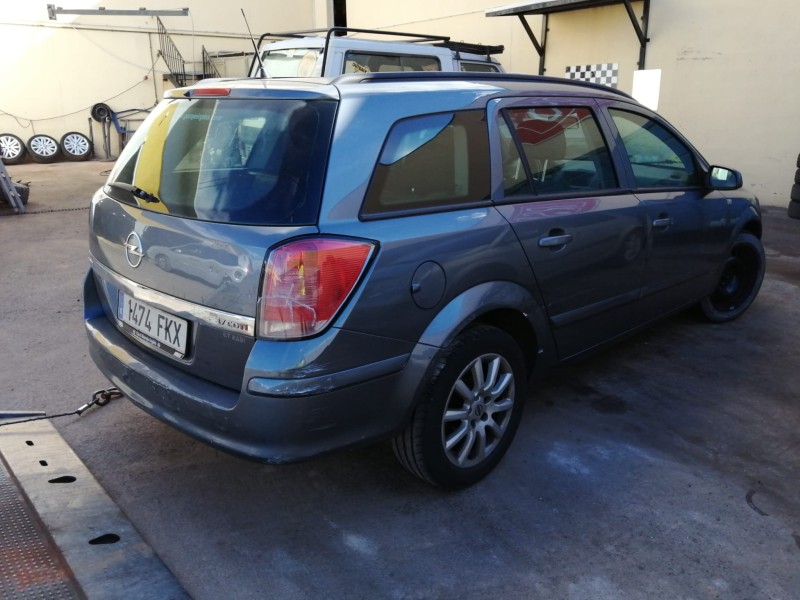 opel astra h berlina del año 2007