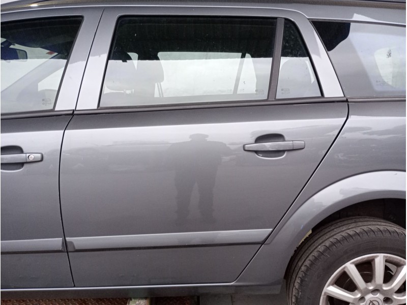 Recambio de puerta trasera izquierda para opel astra h berlina cosmo referencia OEM IAM   