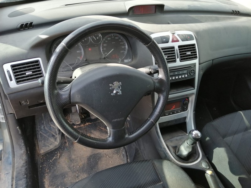 peugeot 307 berlina (s2) del año 2006