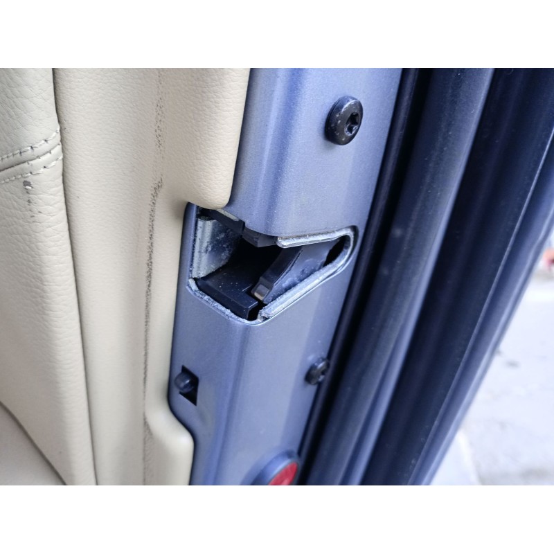 Recambio de cerradura puerta trasera derecha para bmw serie 5 touring (e61) 530d referencia OEM IAM   