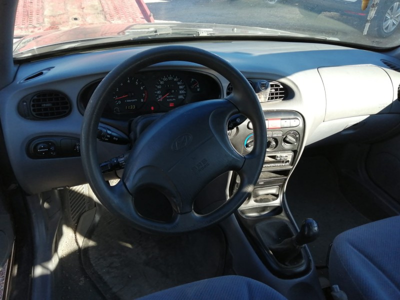 hyundai lantra berlina (rd) del año 1999