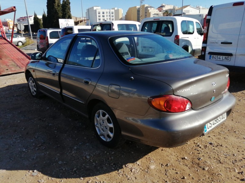 hyundai lantra berlina (rd) del año 1999