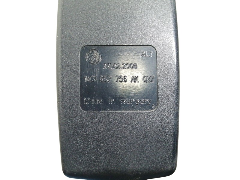 Recambio de enganche cinturon delantero derecho para volkswagen passat berlina (3c2) advance referencia OEM IAM   