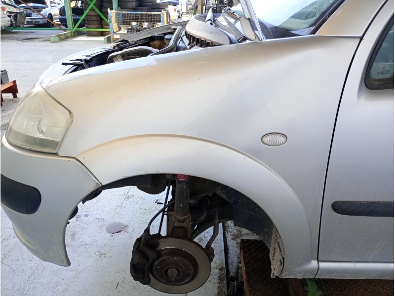 Recambio de aleta delantera izquierda para citroën c3 1.4 hdi sx plus referencia OEM IAM   