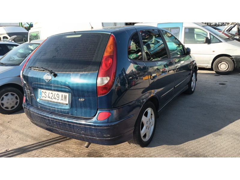 nissan almera tino (v10) del año 2000