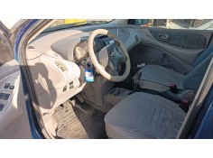 nissan almera tino (v10) del año 2000 2