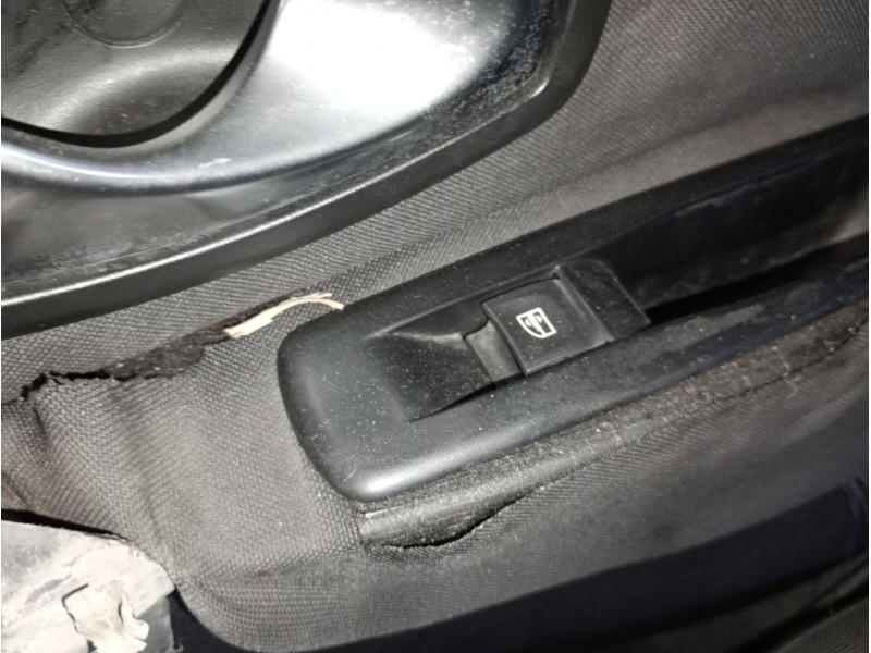 Recambio de mando elevalunas trasero derecho para renault scénic iii (jz0/1_) 1.5 dci (jz02, jz0r) referencia OEM IAM   
