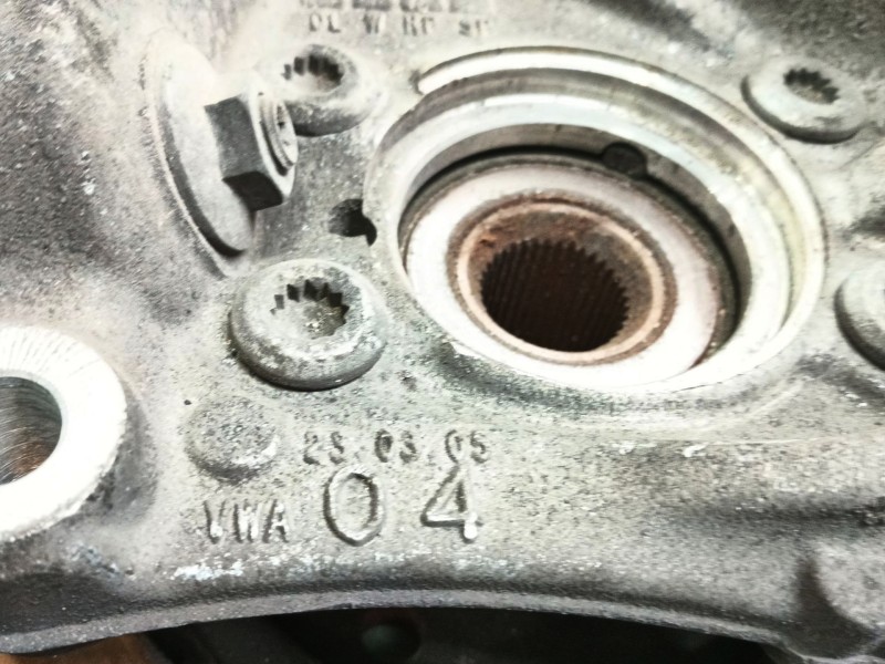 Recambio de mangueta delantera izquierda para volkswagen passat berlina (3c2) advance referencia OEM IAM   