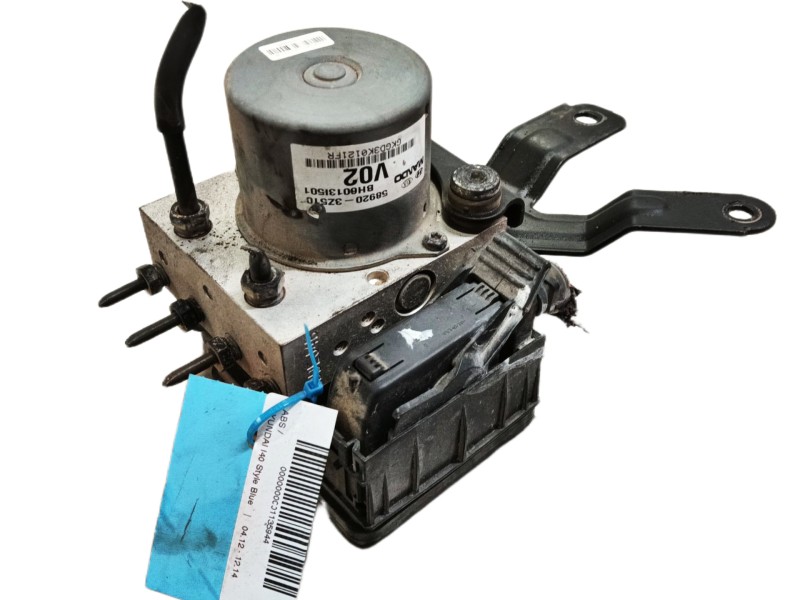 Recambio de abs para hyundai i40 style blue referencia OEM IAM 589203Z510 BH6013L501 