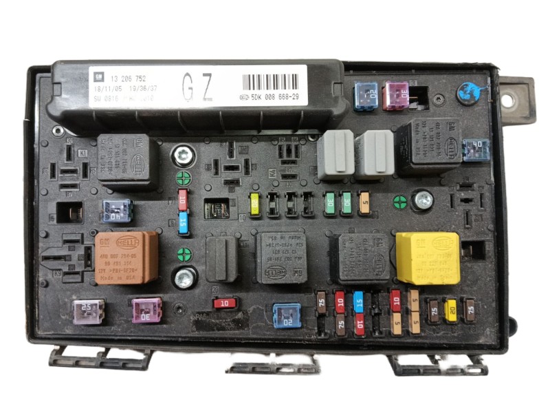 Recambio de caja reles / fusibles para opel zafira b cosmo referencia OEM IAM 13206752 5DK00866829 