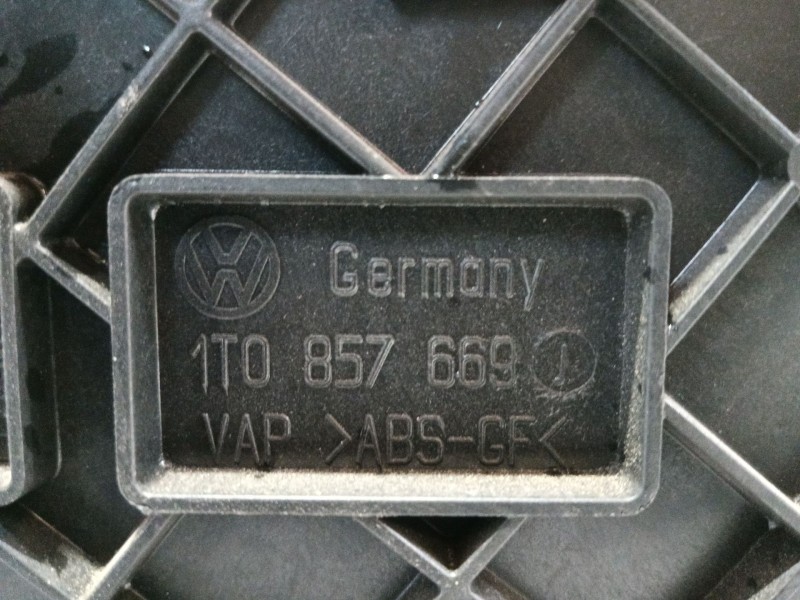 Recambio de apoyabrazos central para volkswagen caddy ka/kb (2c) comfortline referencia OEM IAM   CON DESGASTE