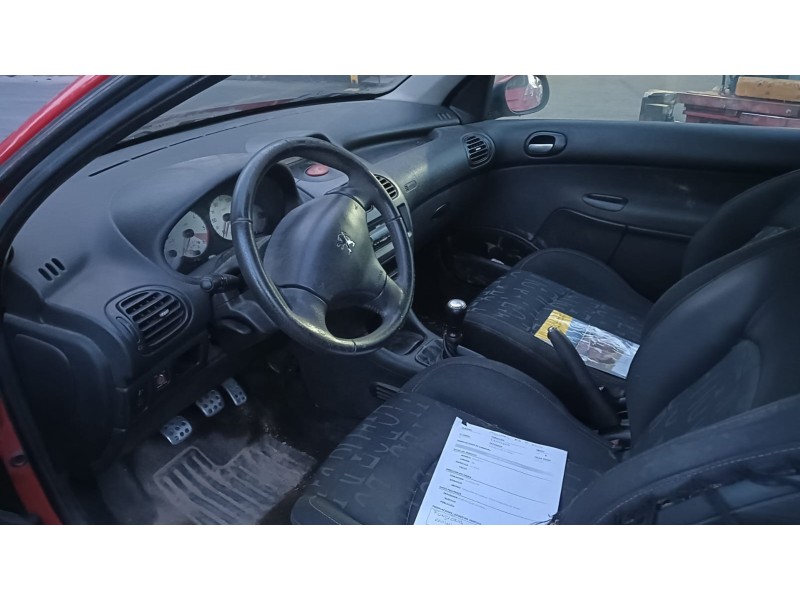 peugeot 206 berlina del año 2003