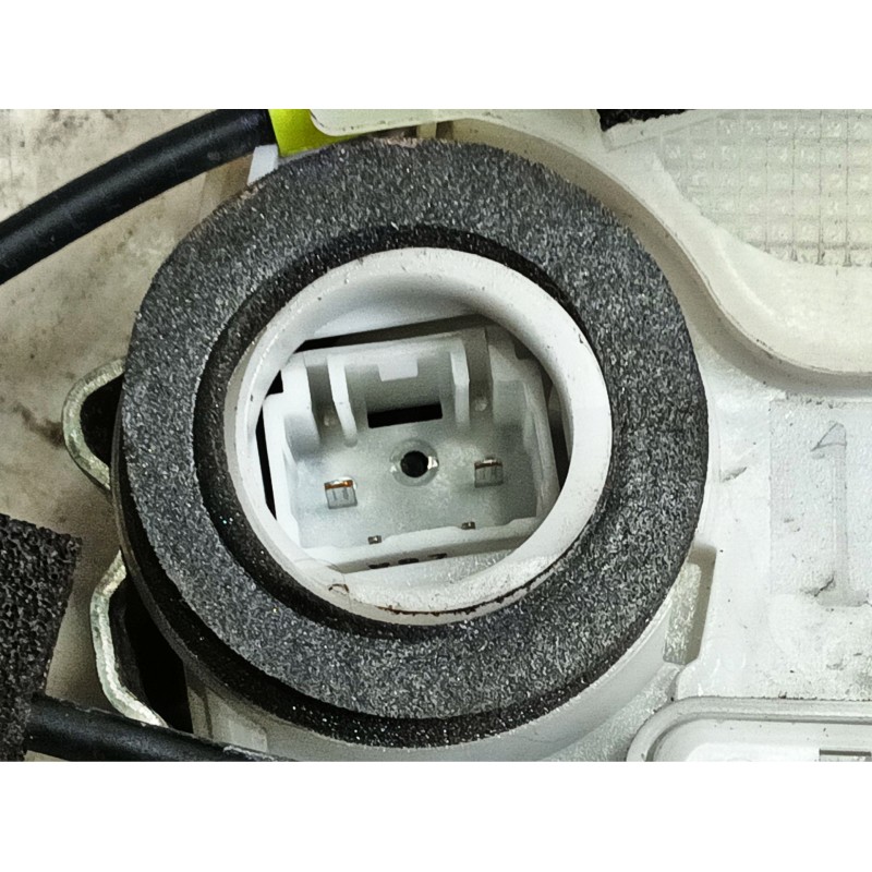 Recambio de cerradura puerta trasera derecha para toyota prius (_w3_) 1.8 hybrid (zvw3_) referencia OEM IAM   