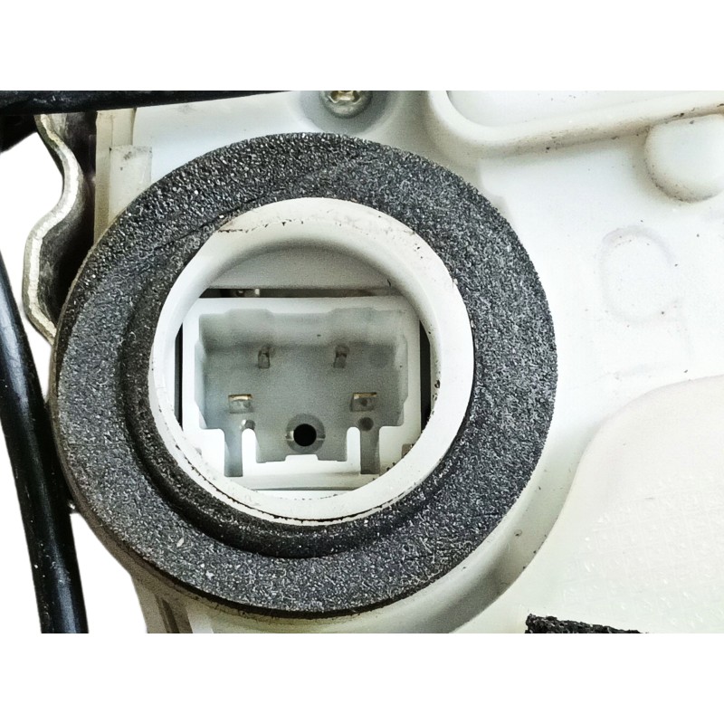 Recambio de cerradura puerta trasera izquierda para toyota prius (_w3_) 1.8 hybrid (zvw3_) referencia OEM IAM   