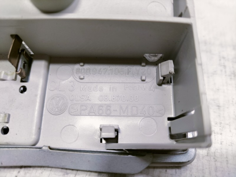 Recambio de luz interior para seat ibiza (6j5) emoción referencia OEM IAM 6Q0947105F 6QO947105FY20 PA66MD40 0887000