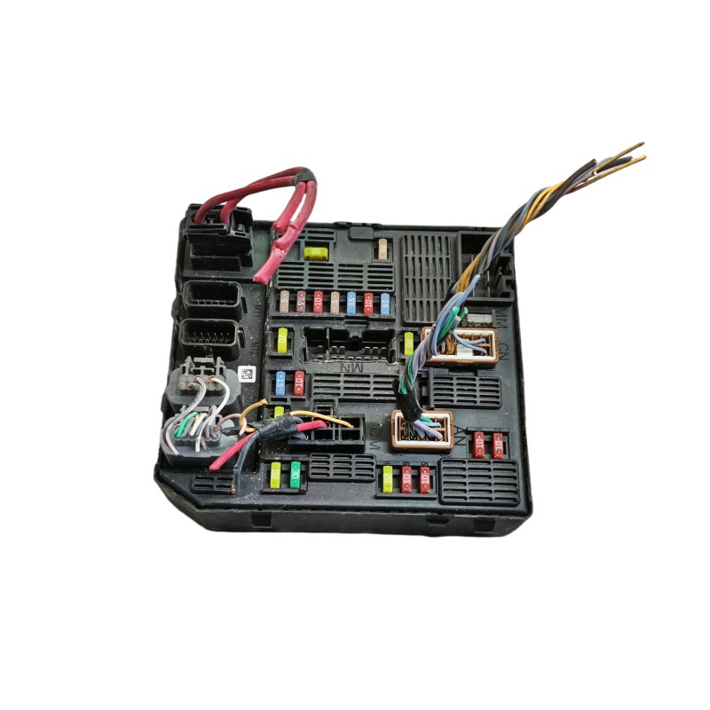 Recambio de caja reles / fusibles para renault scenic iii expression referencia OEM IAM   