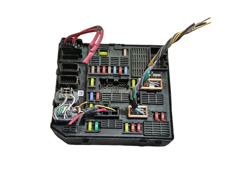 Recambio de caja reles / fusibles para renault scenic iii expression referencia OEM IAM   