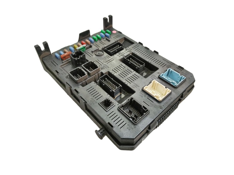 Recambio de caja reles / fusibles para citroën c4 coupe vtr referencia OEM IAM   