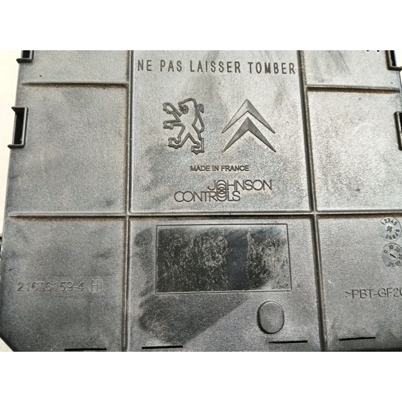 Recambio de caja reles / fusibles para citroën c4 coupe vtr referencia OEM IAM   