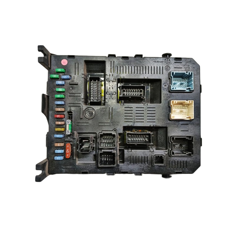 Recambio de caja reles / fusibles para citroën c4 coupe vtr referencia OEM IAM   