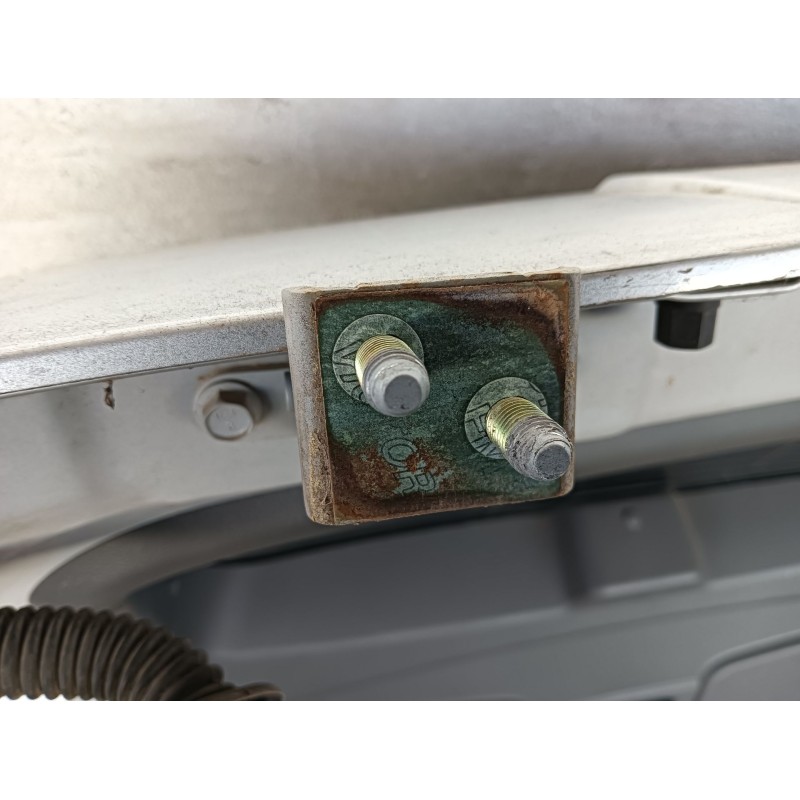 Recambio de porton trasero para ssangyong kyron 200 xdi limited referencia OEM IAM COMPLETO  