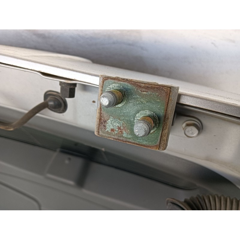 Recambio de porton trasero para ssangyong kyron 200 xdi limited referencia OEM IAM COMPLETO  