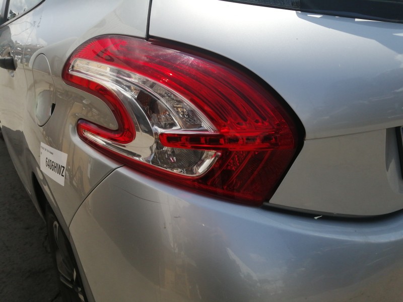 Recambio de piloto trasero izquierdo para peugeot 208 access referencia OEM IAM 967262828002 VPGFX13405A 79998D 