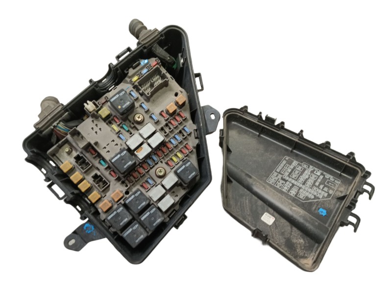 Recambio de caja reles / fusibles para cadillac cts 3.2 elegance referencia OEM IAM 25745686  