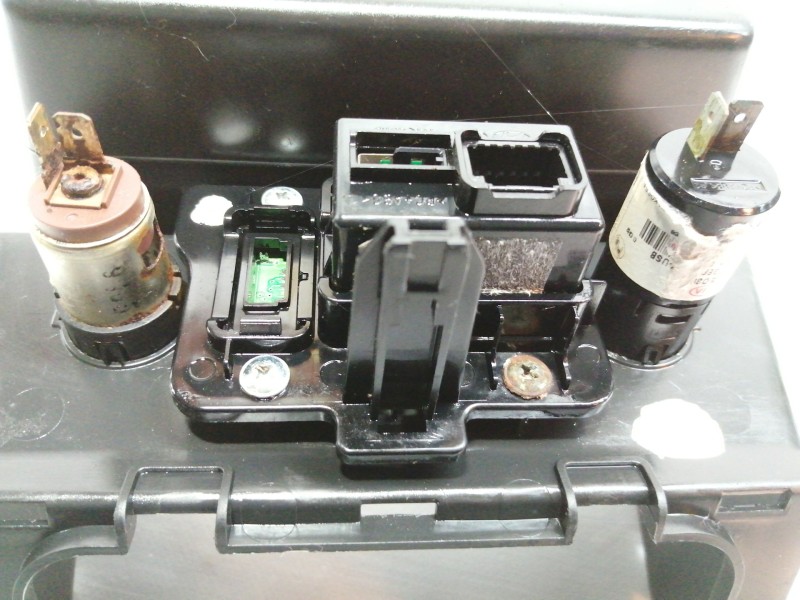 Recambio de no identificado para hyundai kona sle 2wd referencia OEM IAM 84681J9250  