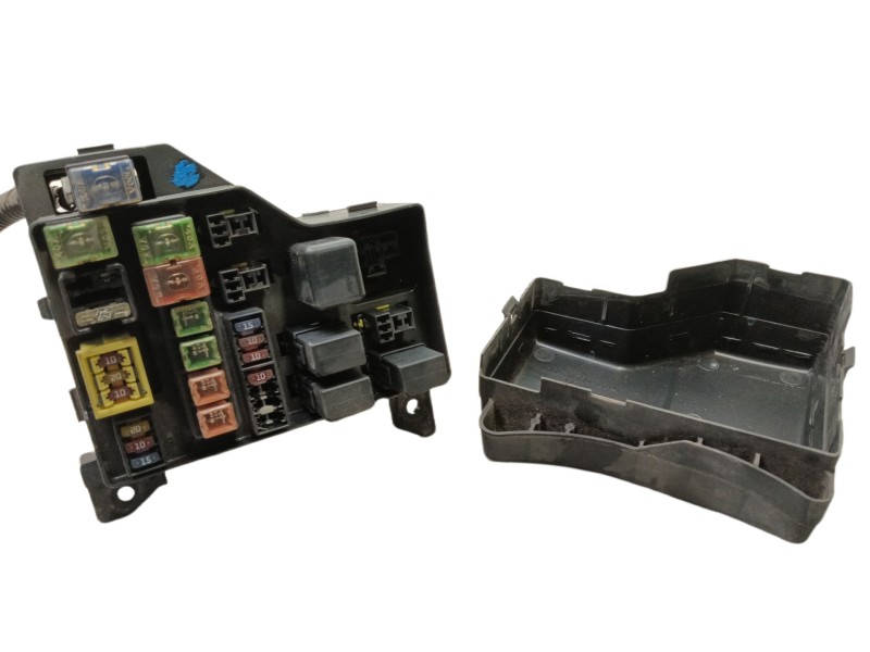 Recambio de caja reles / fusibles para mitsubishi carisma berlina 4 (da0) 1800 gdi comfort referencia OEM IAM MR472271  
