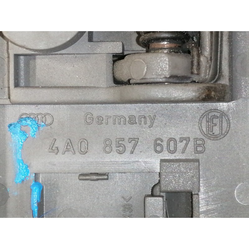 Recambio de no identificado para audi 100 berlina (c4) quattro referencia OEM IAM 4A0857607BASA ASIDERO TRASERO IZQUIERDO 441947