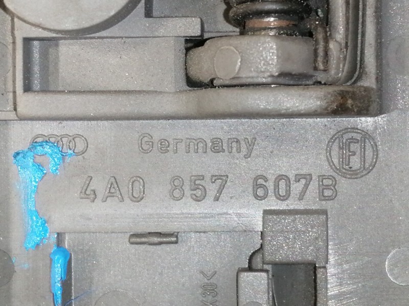 Recambio de no identificado para audi 100 berlina (c4) quattro referencia OEM IAM 4A0857607BASA ASIDERO TRASERO IZQUIERDO 441947