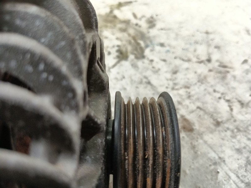 Recambio de alternador para bmw serie 5 berlina (e39) 525tds referencia OEM IAM 2246573 2549087 A13VI150