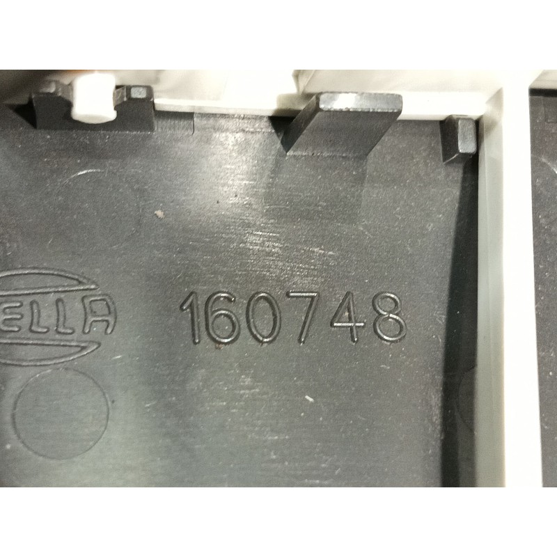 Recambio de luz interior para opel astra gtc cosmo referencia OEM IAM 13111872 316627975 13112203