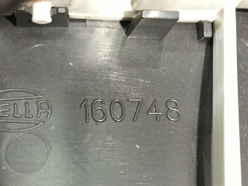 Recambio de luz interior para opel astra gtc cosmo referencia OEM IAM 13111872 316627975 13112203