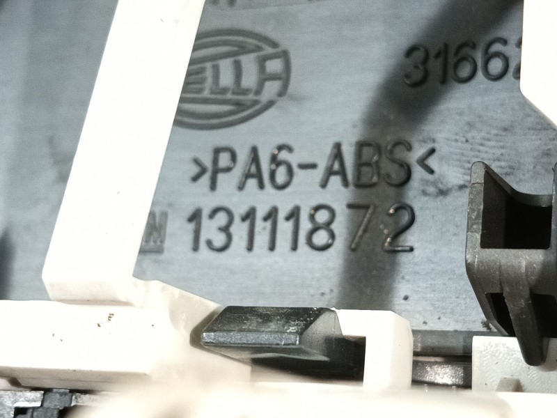 Recambio de luz interior para opel astra gtc cosmo referencia OEM IAM 13111872 316627975 13112203