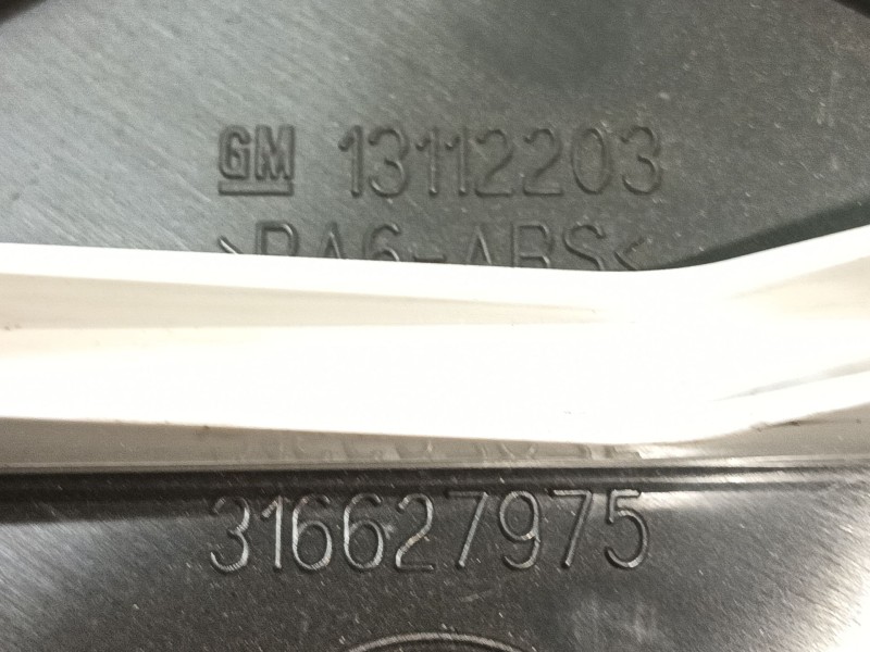 Recambio de luz interior para opel astra gtc cosmo referencia OEM IAM 13111872 316627975 13112203