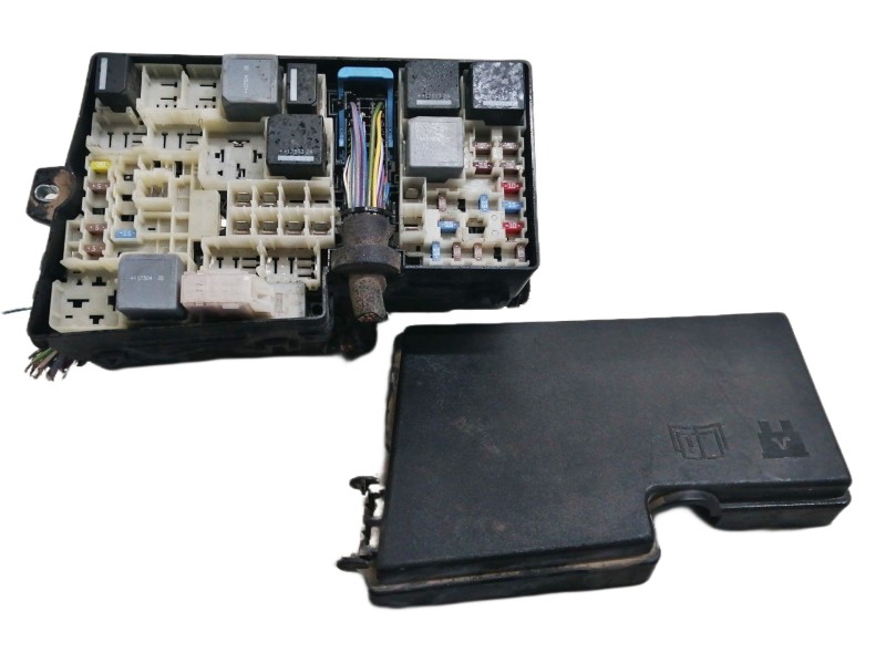 Recambio de caja reles / fusibles para ford kuga (cbs) 1.5 tdci cat referencia OEM IAM GV4T14K733XLA  