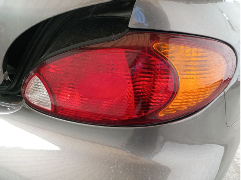 Recambio de piloto trasero derecho para hyundai lantra berlina (rd) 1.6 gls referencia OEM IAM   