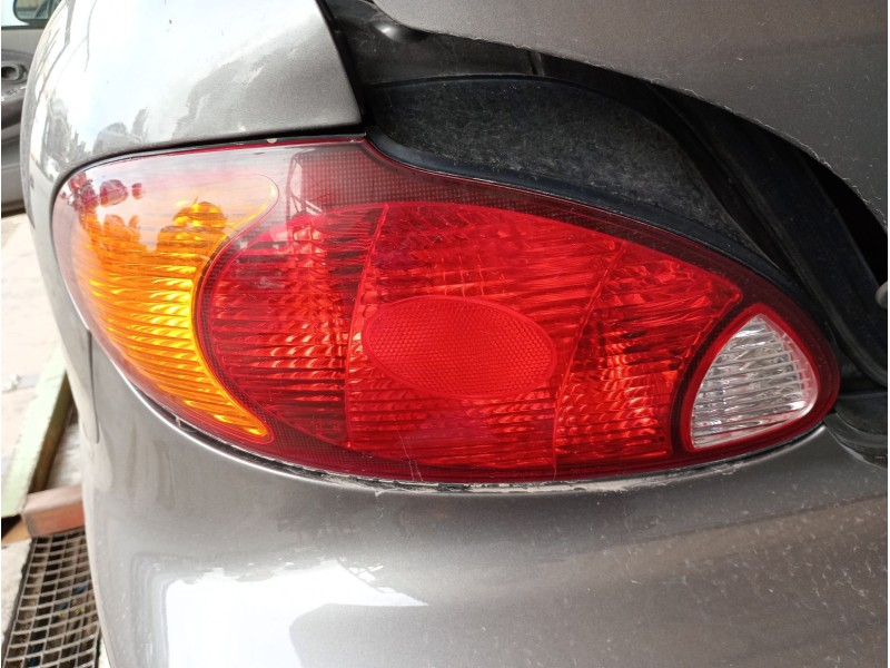 Recambio de piloto trasero izquierdo para hyundai lantra berlina (rd) 1.6 gls referencia OEM IAM   