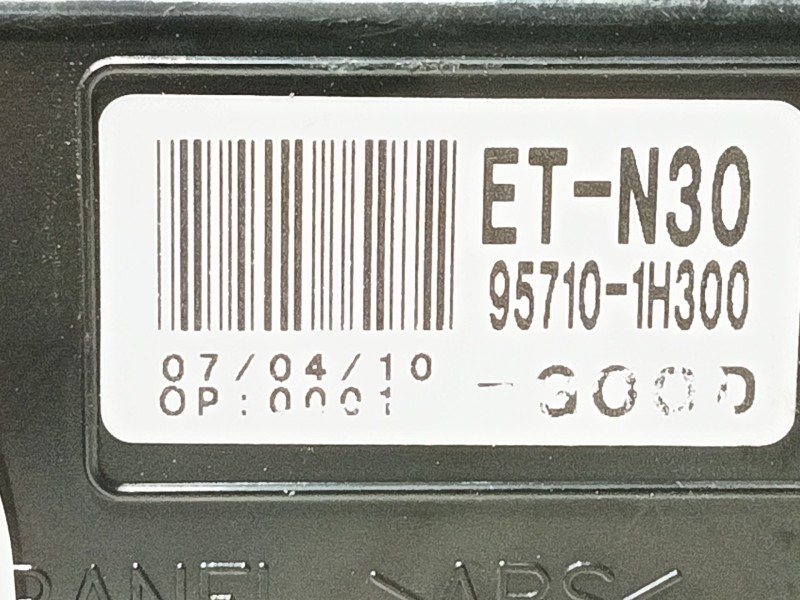 Recambio de pantalla multifuncion para kia pro_cee´d emotion referencia OEM IAM ETN30 957101H300 