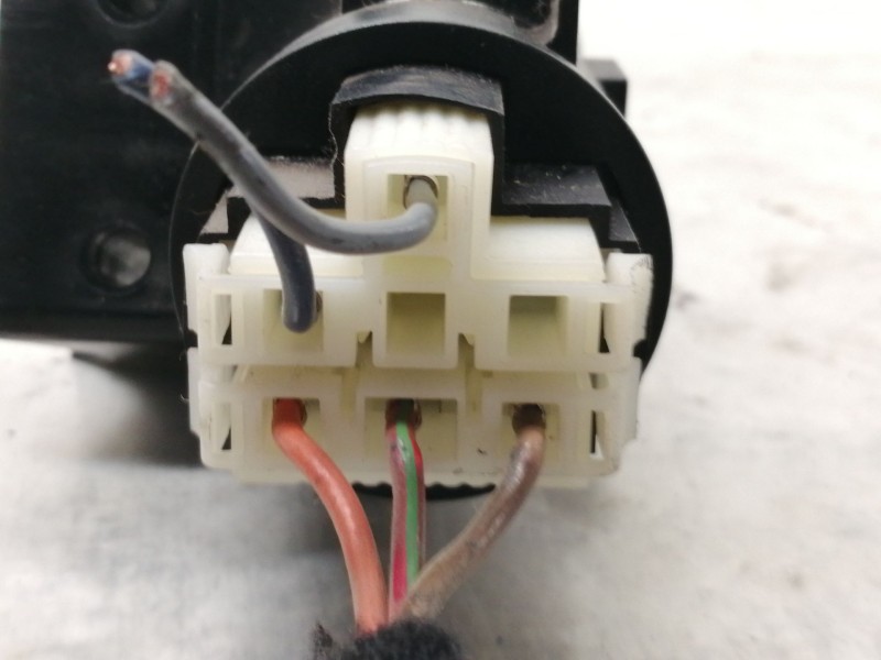 Recambio de conmutador de arranque para ford ka (ccu) titanium referencia OEM IAM 61089800 51800628B365 