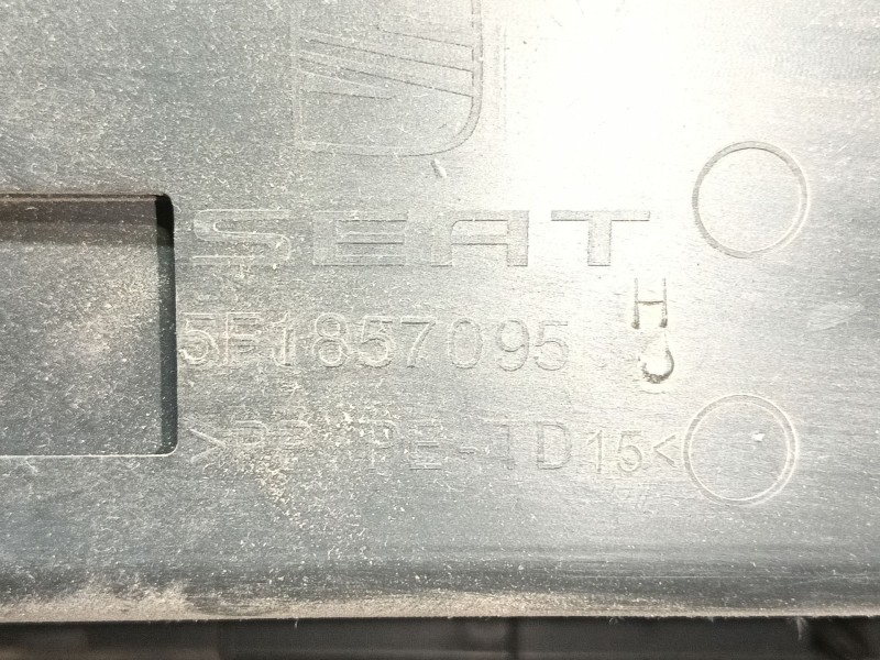 Recambio de guantera para seat leon st (5f8) reference referencia OEM IAM 5F1857095  