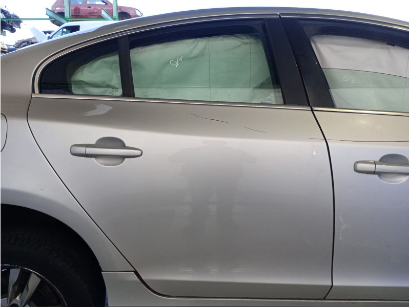 Recambio de puerta trasera derecha para volvo s60 ii (134) d3 referencia OEM IAM   