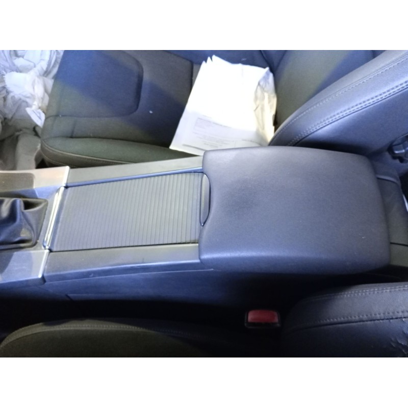 Recambio de apoyabrazos central para volvo s60 ii (134) d3 referencia OEM IAM   