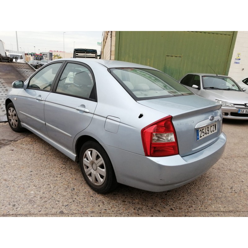 kia cerato del año 2004