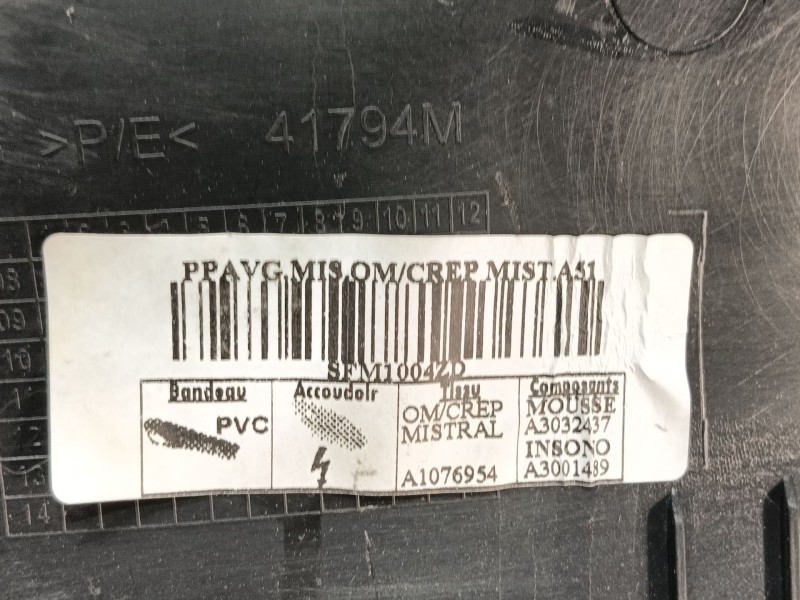 Recambio de guarnecido puerta delantera izquierda para citroën c3 selection referencia OEM IAM 41794M 96867579ZD A1076954